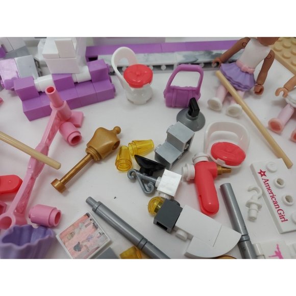 American Girl Mega Construx Isabelle's Ballet Recital Set - Picture 7 of 16